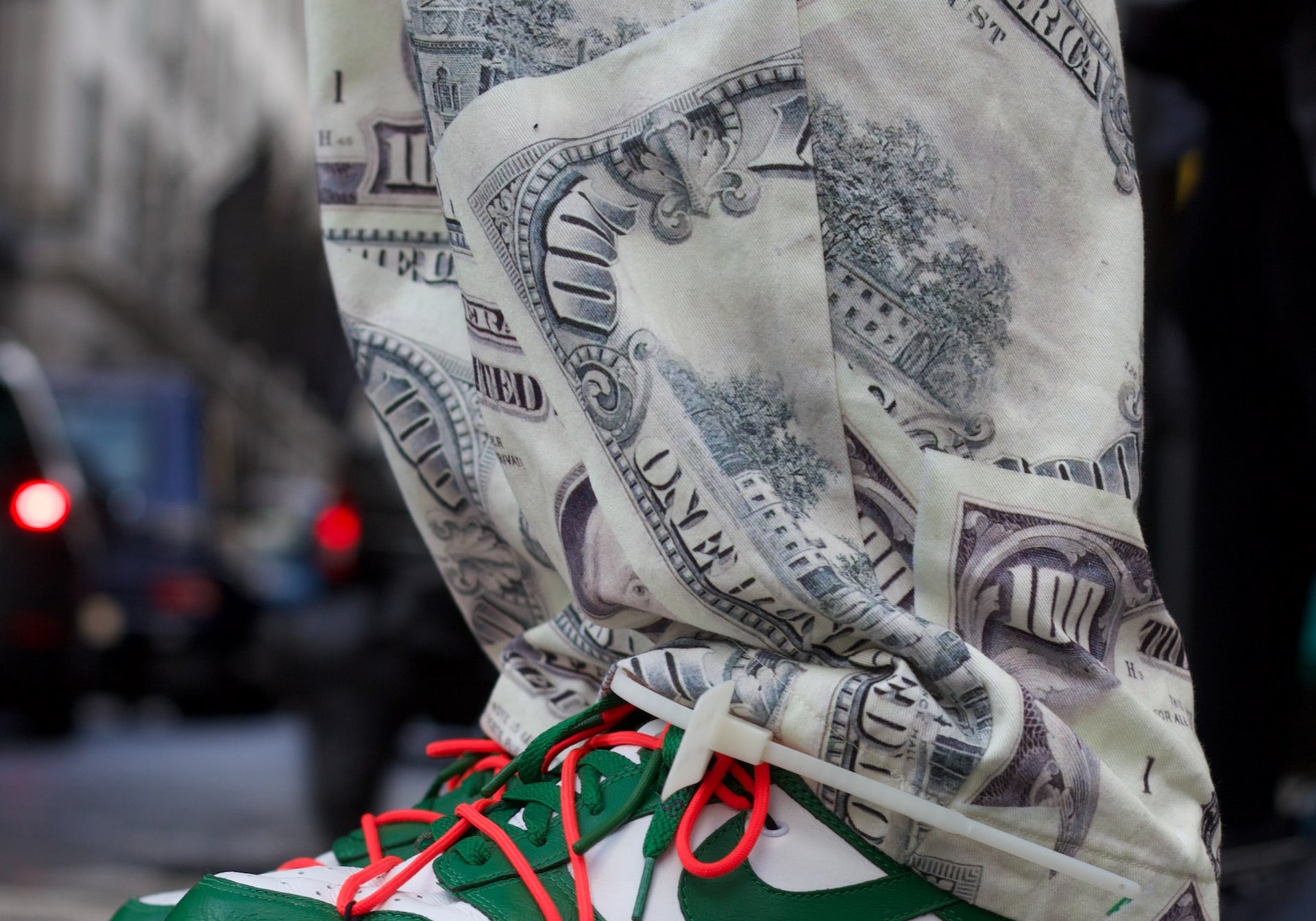 Streetwear Aesthetic: Where Fashion Meets Urban Identity