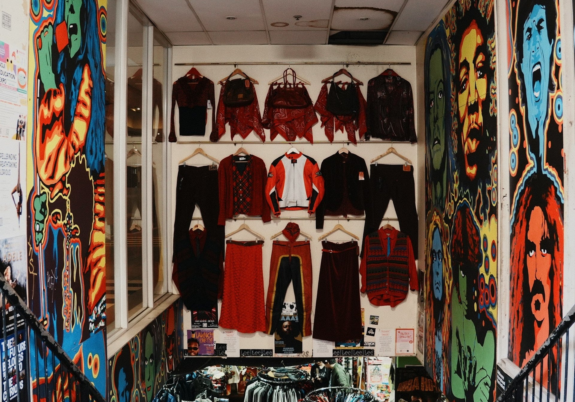 Streetwear Revival: Y2K Bombers and Baggy Fits for Timeless Vibes