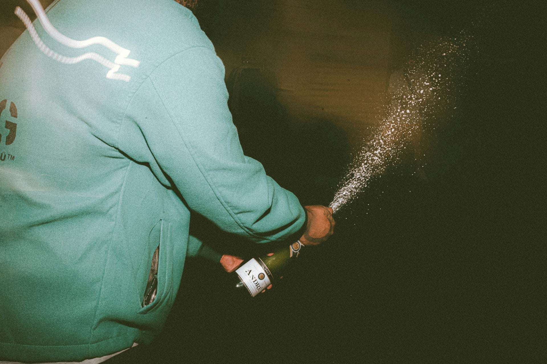 What Makes Acid Wash Hoodies Perfect for Festivals?