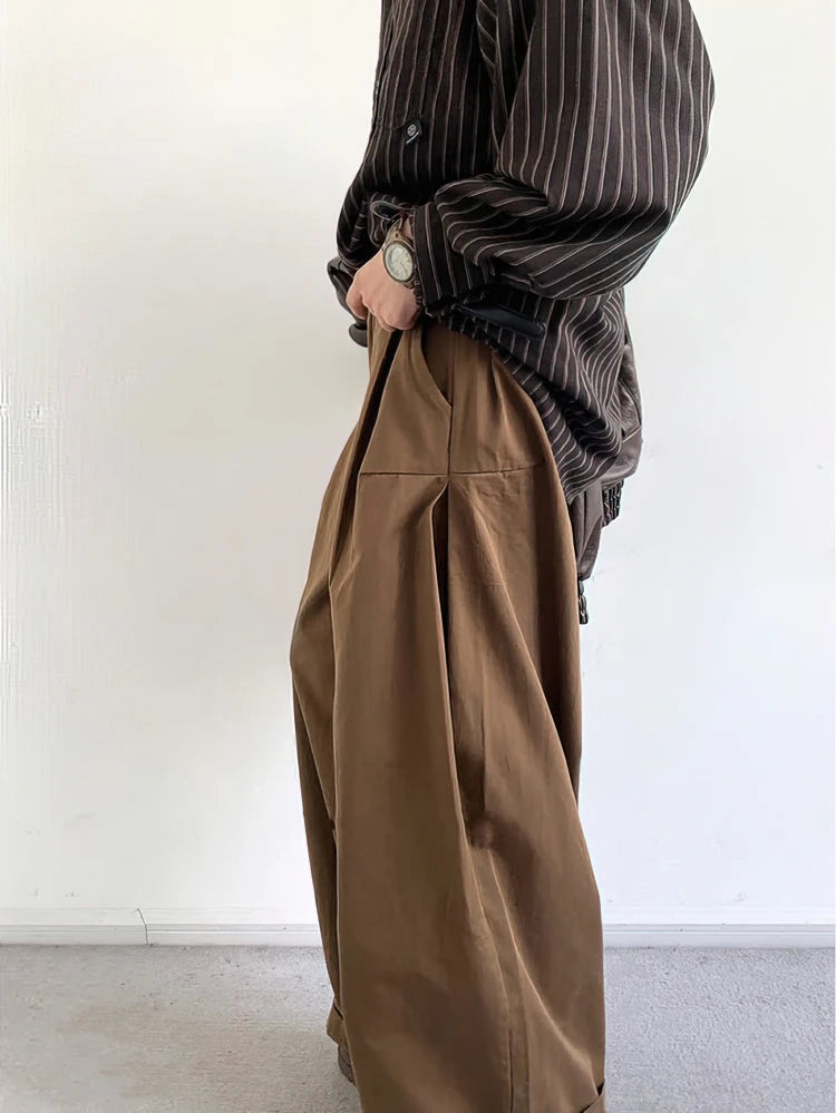 Baggy wide-leg cargo pants, back view