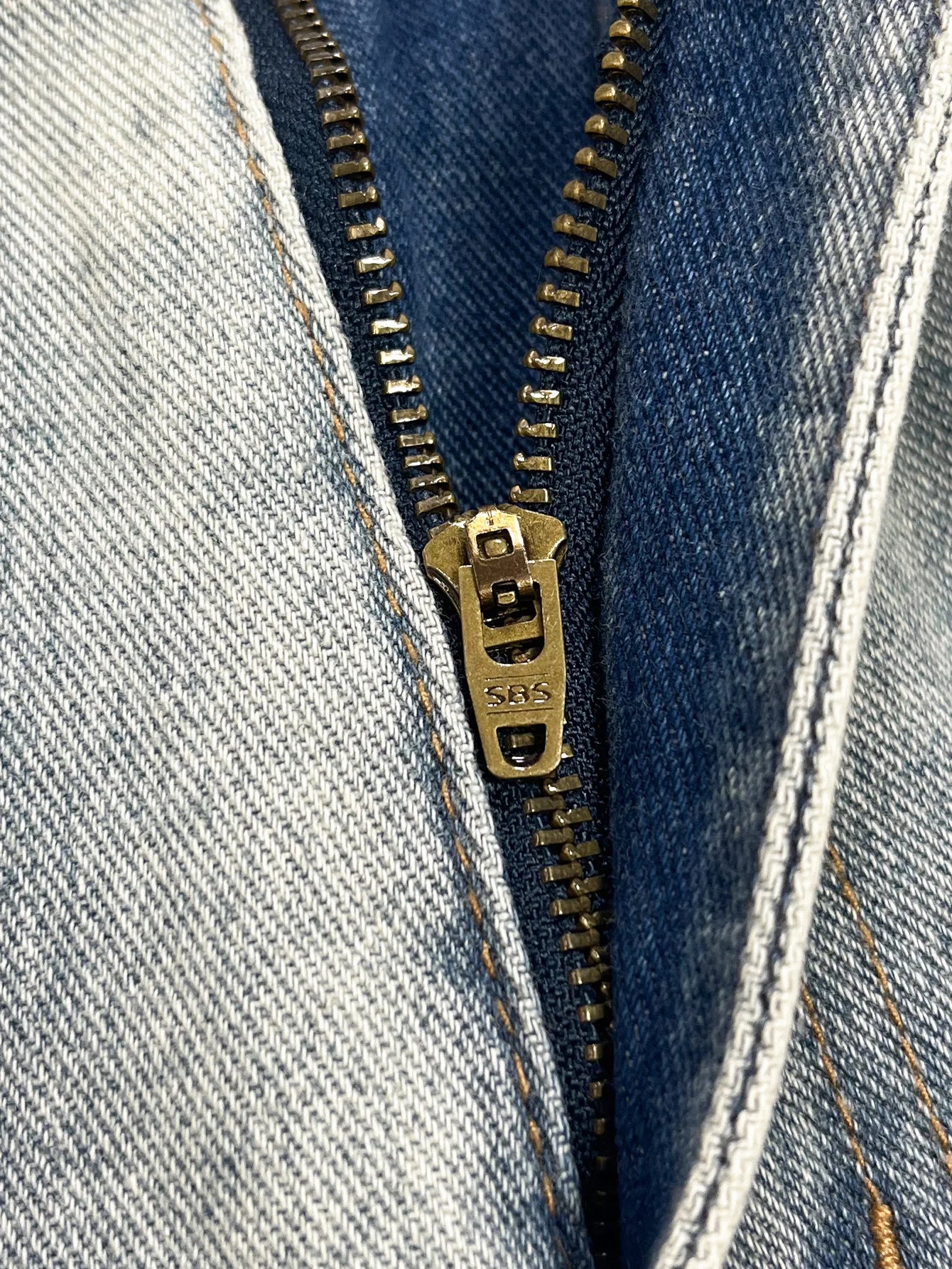 Baggy distressed denim shorts, distressing detail
