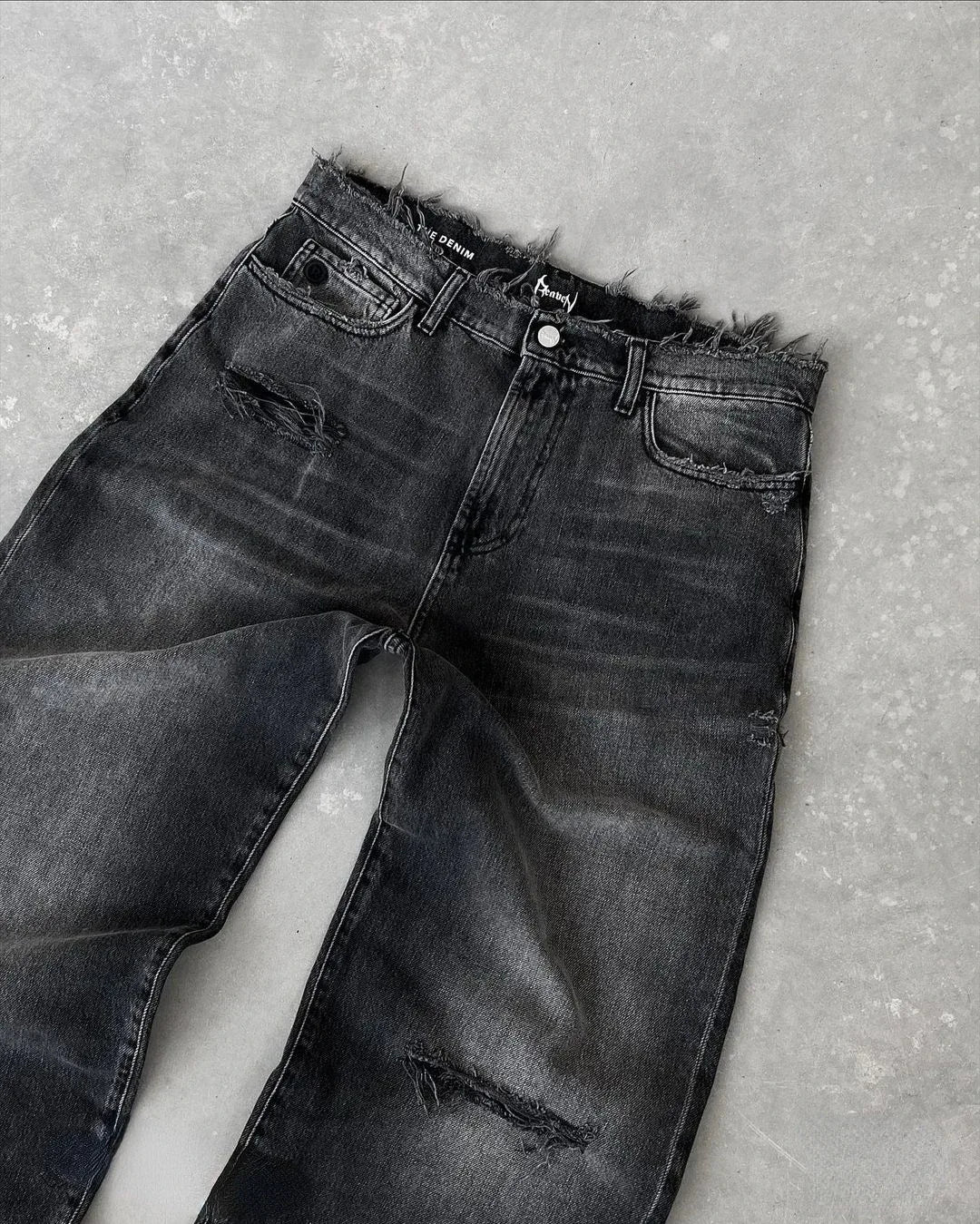 Men's baggy jeans — pocket detail