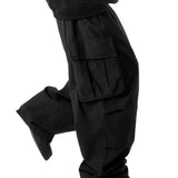 Wide-leg cargo pants, pocket detail