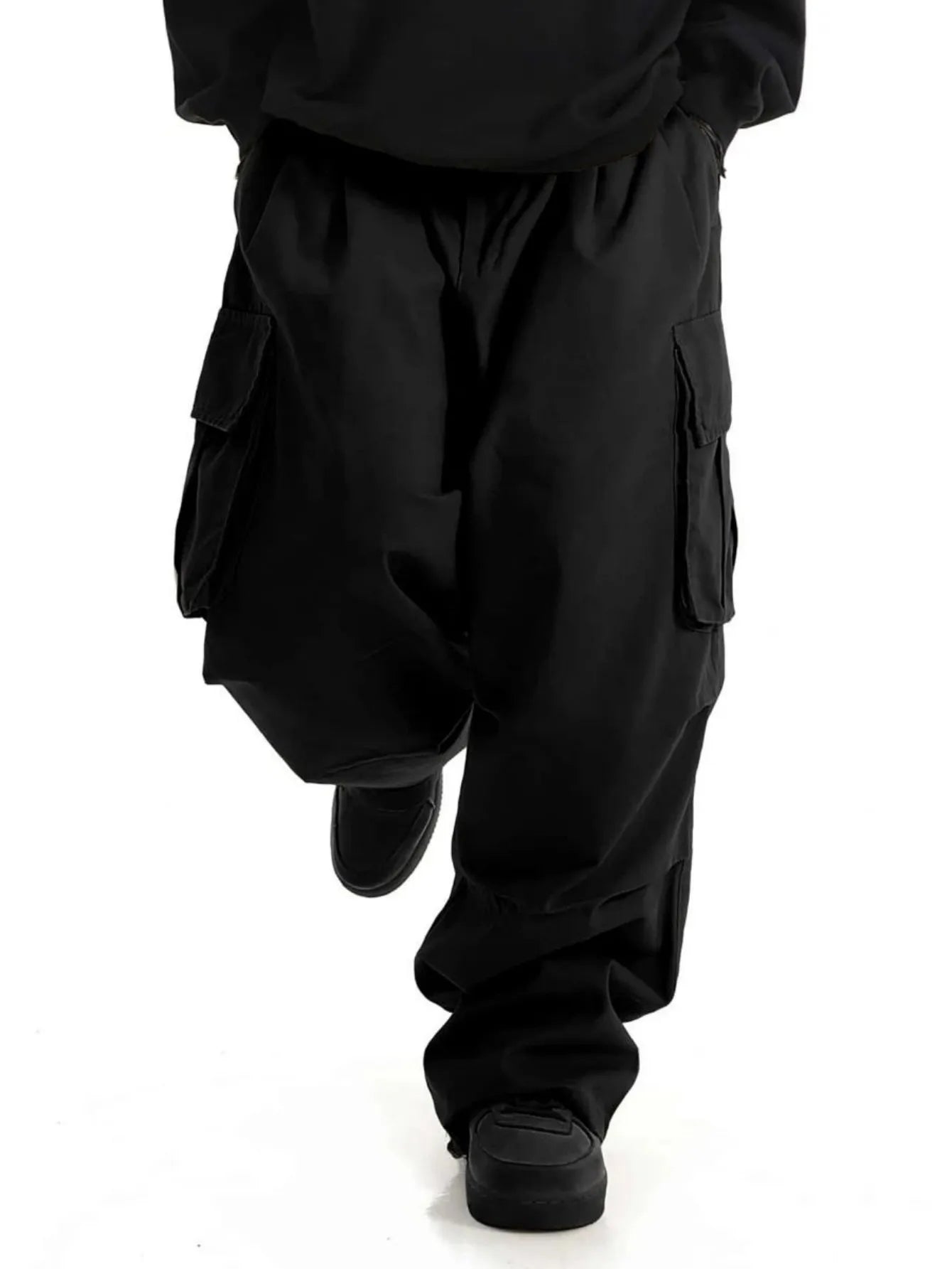 Wide-leg cargo pants, waist detail