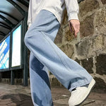 Men's wide-leg loose jeans, lifestyle shot