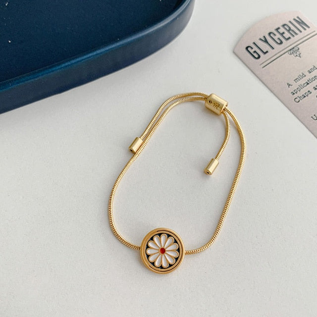 1 Floral charm bangle — detail view